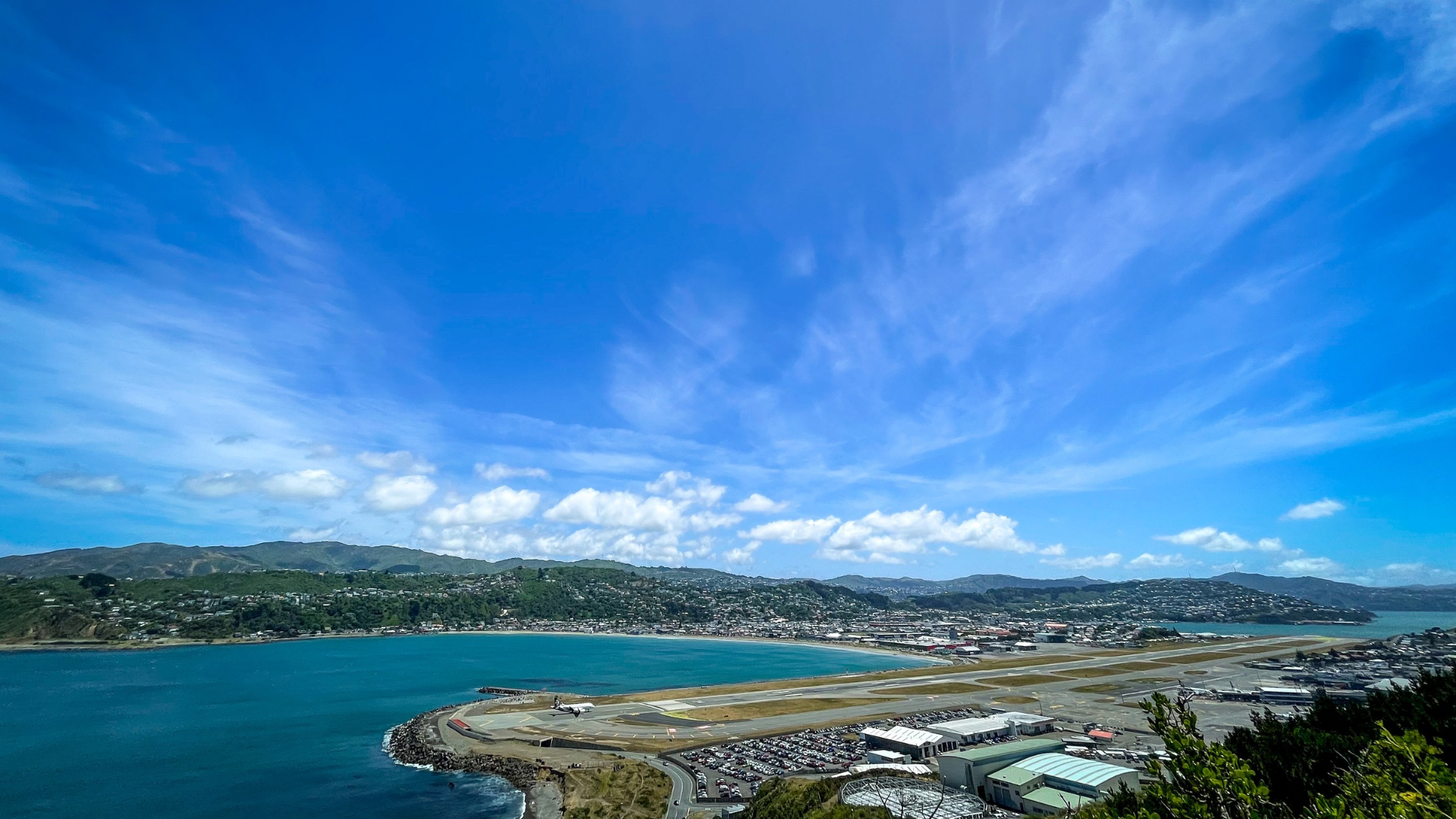 Wellington Airport — Wellington to the World